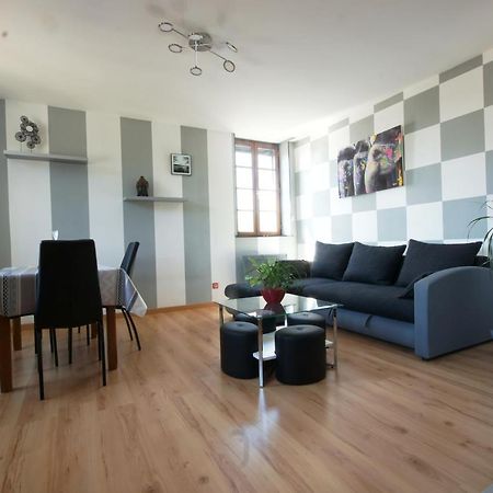 F2 Aux Pieds Des Thermes 3 Etoiles Luxeuil-les-Bains Exterior foto
