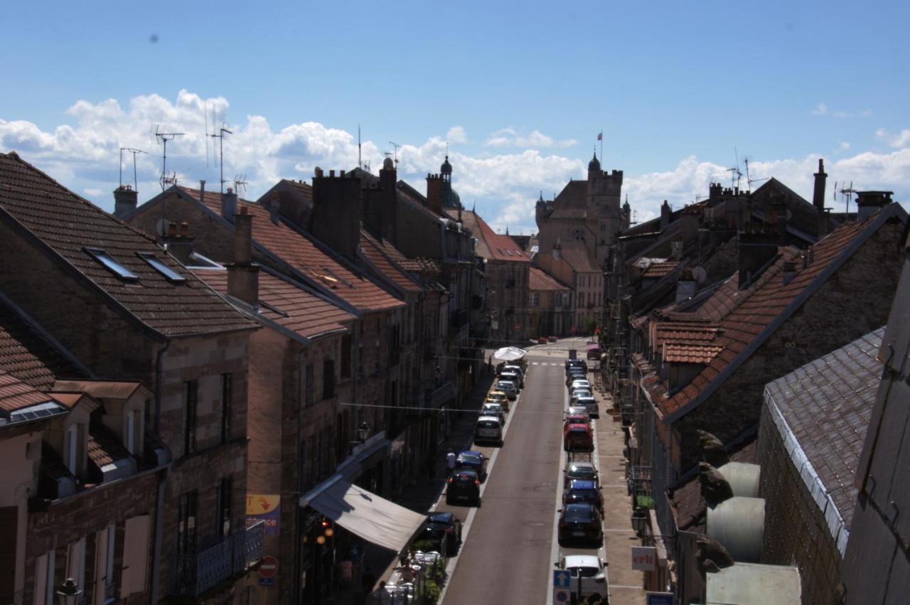 F2 Aux Pieds Des Thermes 3 Etoiles Luxeuil-les-Bains Exterior foto